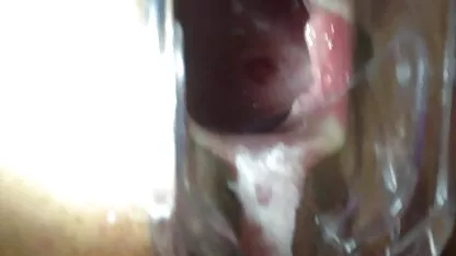 مامان و دختر خاله الکسیس سوپر بچه, مشت کردن